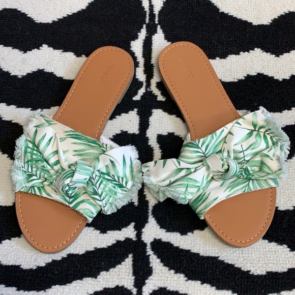 Forever 21 Tropical Palm Print Bow Front Slide Sandals Size 9 - Picture 1 of 7